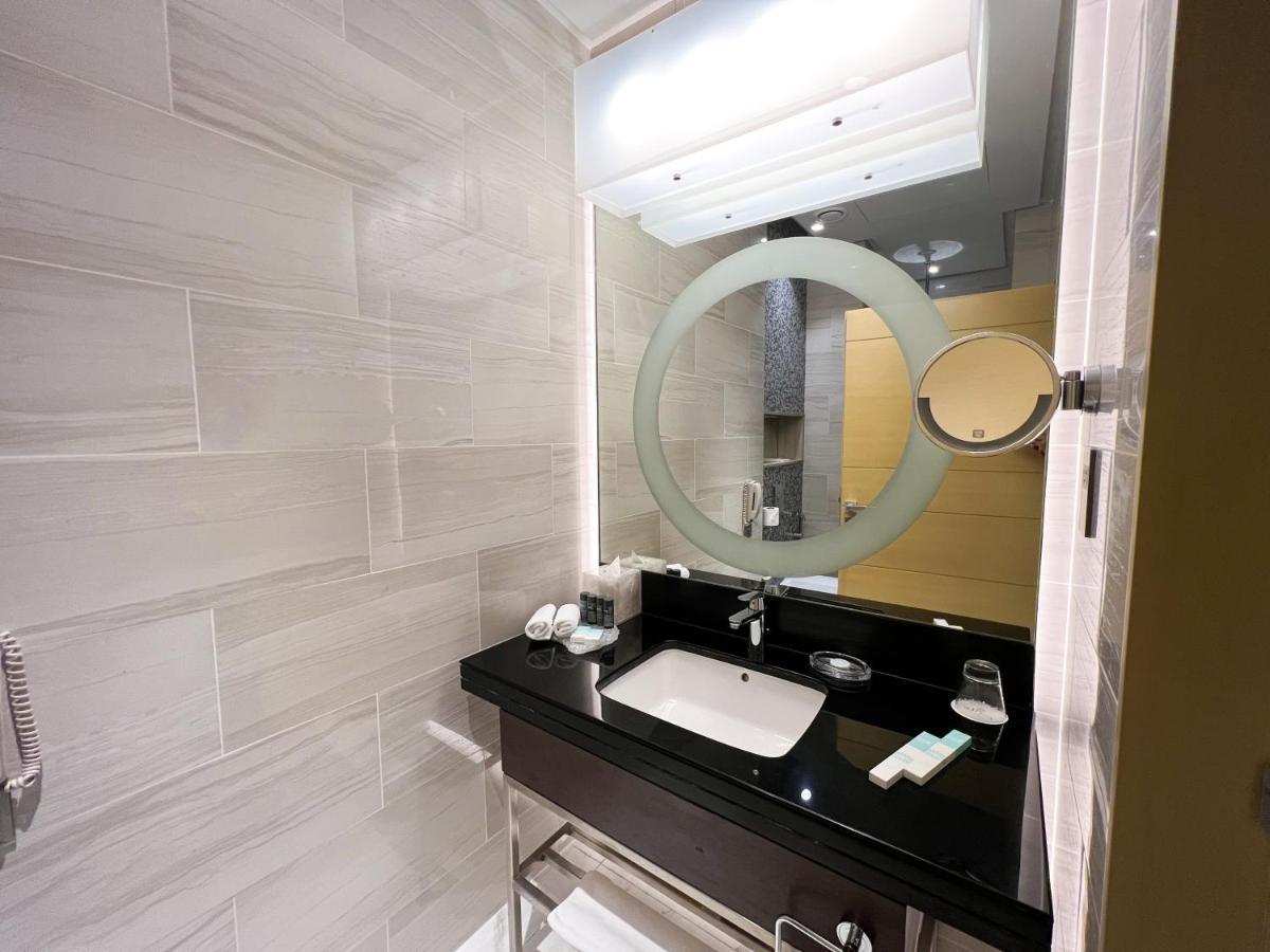 Grayton Hotel By Blazon Hotels Dubai Exteriör bild